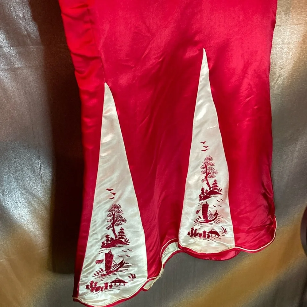 Elegant Red Satin Women's Sleepwear‎ Set. Box G